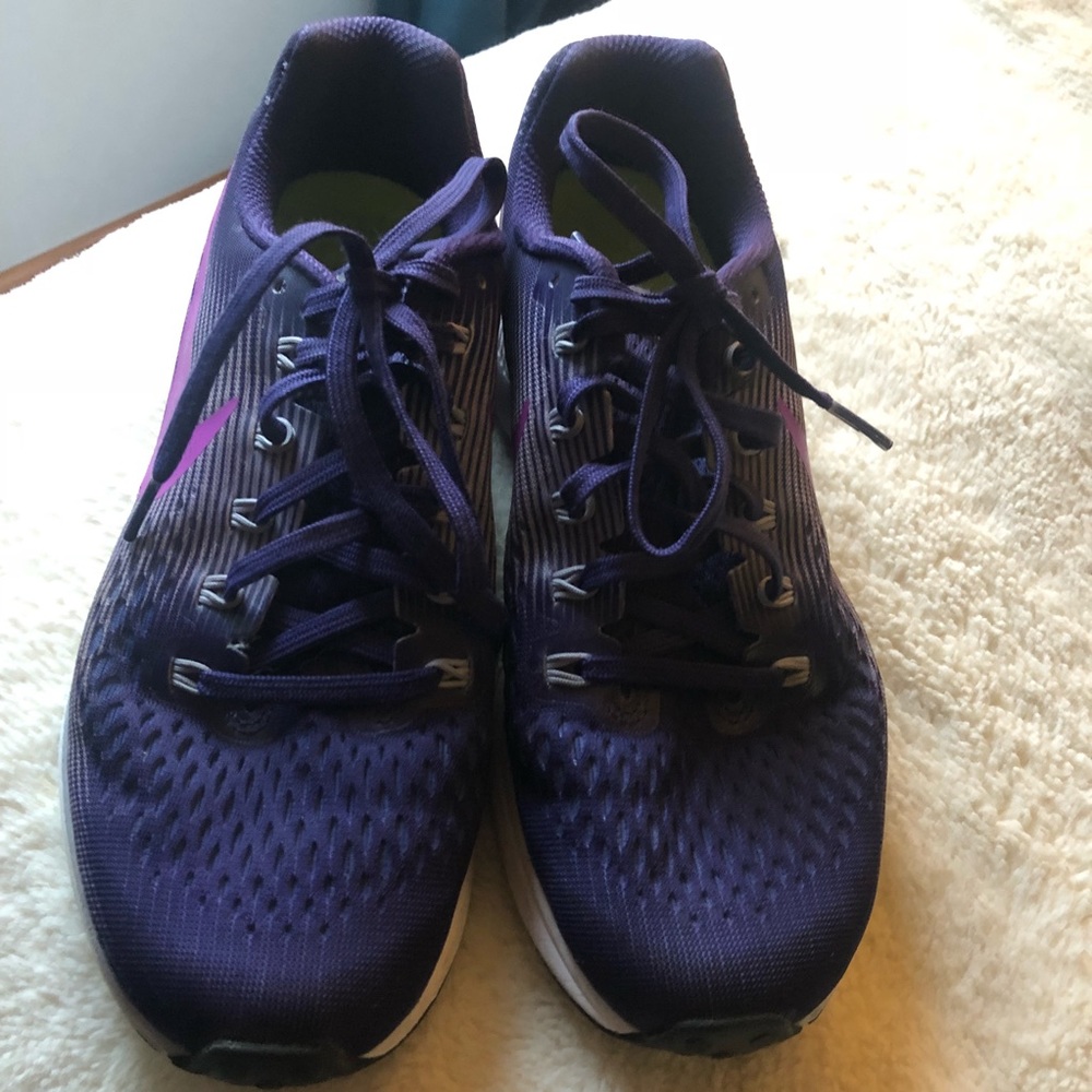 Nike shoes  purple, black & grey. Awesome! 8.5 - Picture 2 of 8